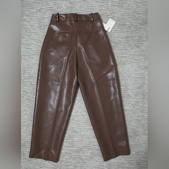 BNWT-Aritzia Wilfred Vegan Leather Carrot Pant - Picture 2 of 6